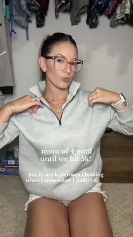 Just over here trying to grow and make money to pay off medical debt 🫶🤎 #momof4 #OOTD #momoutfit #tiktokgrowth #roadto5kfollowers❤️ 
