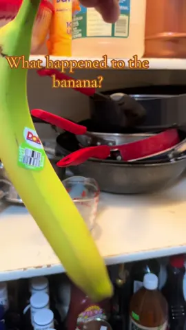 Yes, I was cleaning and somehow a banana got lost had to be years ago and look what happened to it. It shrunk and it change colors. It’s still a banana. It just don’t look like one. The question is you pretend to be a friend but are you really a friend Think about that? #yoman #banana #motivational #rotten #think