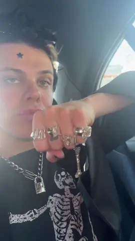 @yungblud #thelonelyandthebr0ken #thegaffatape #yungblud #yungbludclips #yungbludarmy 