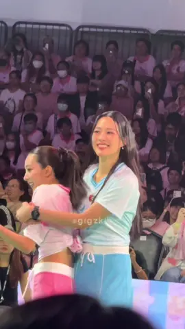 พี่สีฟ้าอย่าขี้โกงค่าาา ล๊อคไว้เลยไม่ให้เล่นแบ้ว🤣 @Lingling Kwong @ออจอ-เอนจอย  #CH3GirlsCup2025  #linglingkwong #หลิงหลิงคอง