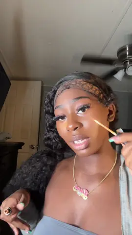 This kinda my normal makeup look already😂 people always tell me I looks like her and Flo milk yall see it? #makeup #monaleo #makeuptutorial #fyp #backtoschool 