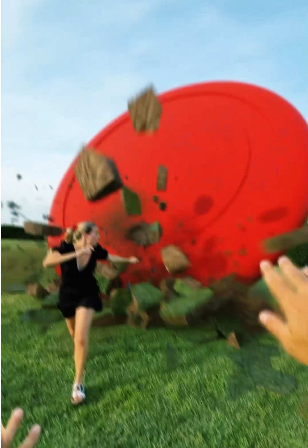 Spinning back 🔴 #vfx #visualeffects #3d #cgi #frisbee 