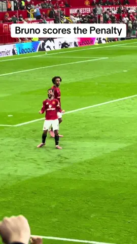 Bruno Fernandes scores a last minute penalty to give Manchester United its first win of the season! Thanks to a foul on Amad and VAR had to give it. Manchester United 3-2 Burnley #manchesterunited #mufc #reactions #football #bruno 