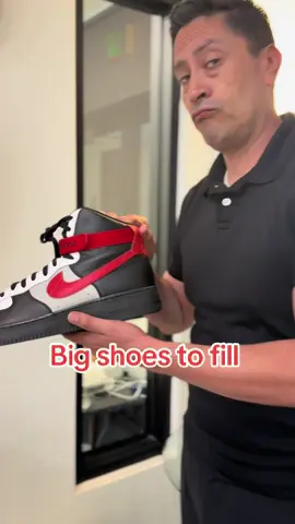 6…7…. That’s about how tall you’d be to fit into these size 16’s! 