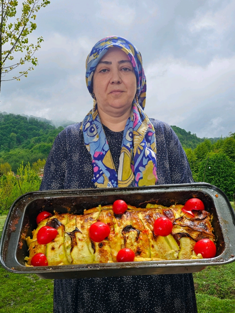 دوست دارین امتحانش کنید؟ 😋😋 🍝 سالاد ماکارونی 🥘مواد لازم برای ۴ نفر 🥒 کدو: ۳ عدد متوسط 🍅 گوجه‌فرنگی: ۳ عدد متوسط 🧅 پیاز: ۲ عدد متوسط 🍗 سینه مرغ: ۴۰۰ گرم 🧂 نمک: ۱ قاشق چای‌خوری ⚫ فلفل سیاه: ½ قاشق چای‌خوری 🥛 ماست: ½ پیمانه 🥚 تخم مرغ: ۲ عدد 🧀 پنیر پیتزا: ۱ پیمانه (حدود ۱۰۰ گرم) 🧀 پنیر موزارلا: ½ پیمانه (۵۰ گرم) Would you like to give it a try? 😋😋 🥘Ingredients for people  🥒 Zucchini: 3 medium 🍅 Tomatoes: 3 medium 🧅 Onions: 2 medium 🍗 Chicken breast: 400 g 🧂 Salt: 1 tsp ⚫ Black pepper: ½ tsp 🥛 Yogurt: ½ cup 🥚 Eggs: 2 🧀 Pizza cheese: 1 cup (about 100 g) 🧀 Mozzarella cheese: ½ cup (50 g) ❗️Online shop: @country_meals_shop ❓About us: In this page, we show you the rural lifestyle in Gilan, Iran  ❓درباره ما: در این پیج سبک زندگی روستایی در گیلان را به شما نشان می دهیم  #food  #rurallife #asmar #countrymealsvlog  #villagelife 