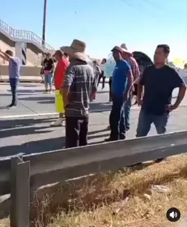 Carretera federal #2  cerrada ala altura de ejido mezquital.  Residentes de ej mezquital y sus alrededores piden arreglo a la gob. Marina Del Pilar arreglo de carretera 🛣️ vecinal.  Tomen sus precauciones.