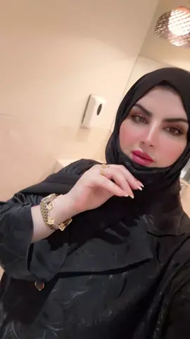 في داخلي إصرار يقول: 