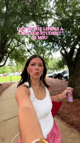 Life has been so crazy in the best way these past few weeks! Trying to get back into a routine (& caught up posting these) 🩷 #collegedayinmylife #dayinthelife #spendthedaywithme #collegevlog #phimu #fashionstudent 