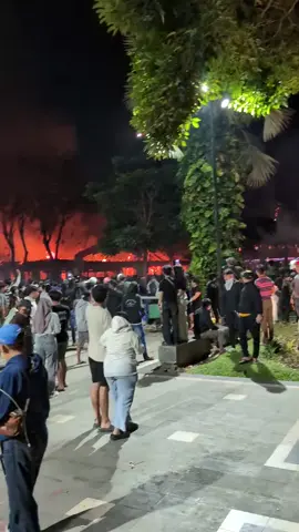 Surabaya malam ini ##surabaya #surabaya24jam #suroboyo #infosurabayaterkini #aksidemo 