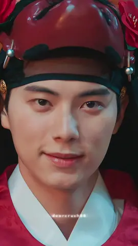 Chaemin tuh emang ganteng, tapi di sini GANTENG BANGET 😭 #BonAppetitYourMajesty #LeeChaeMin #ImYoona 
