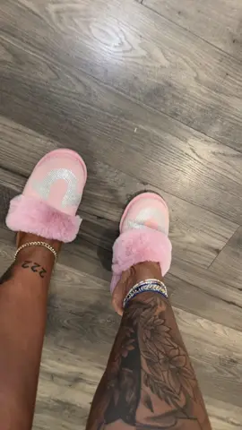 True religion house slippers #truereligion #houseshoes 