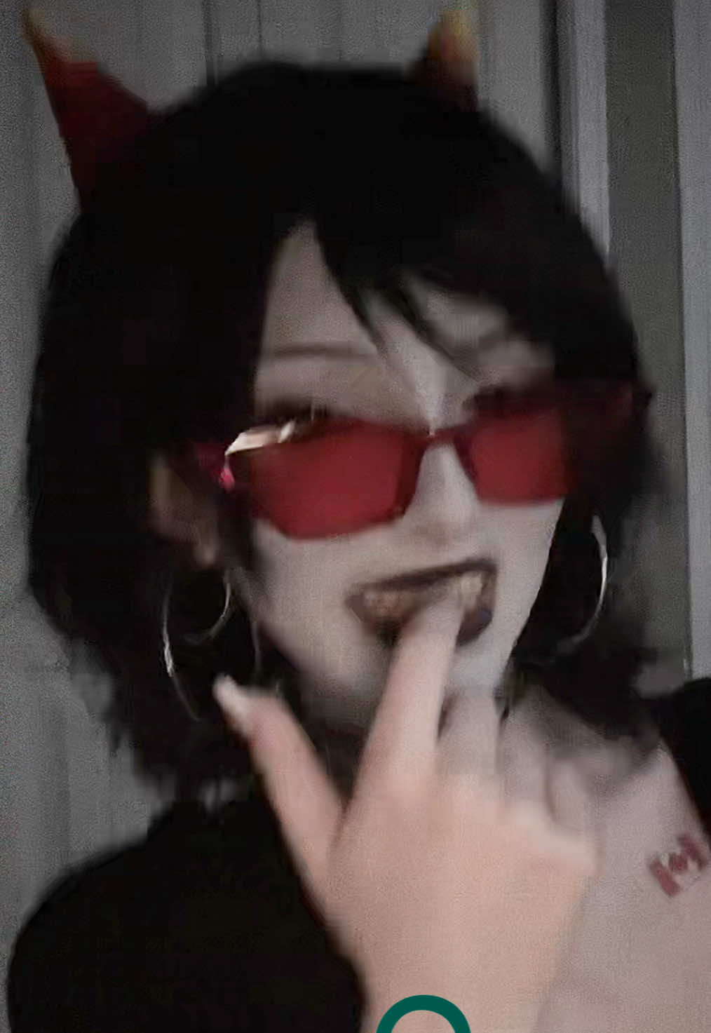 I almost always hate when I cosplay Terezi but I dont mind it this time :? #terezipyrope #homestuck #cosplay #terezipyropecosplay 