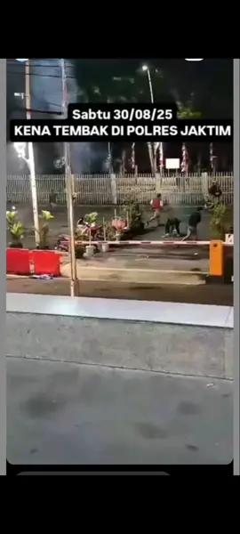 Kondisi Demo Sabtu, 30 Agustus 2025 Tau kan kenapa fitur Live di TikTok gabisa diakses🥲🥺 sebobrok ini pemerintah sekarang🥺