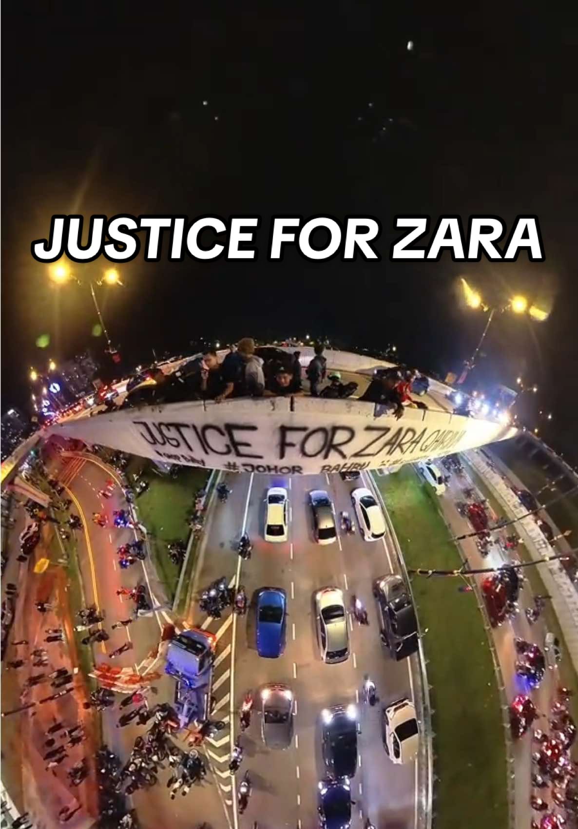 Ada yang nampak di dataran JB tadi ? Komen gambar jap . #justiceforzara #dataranjb #Merdeka