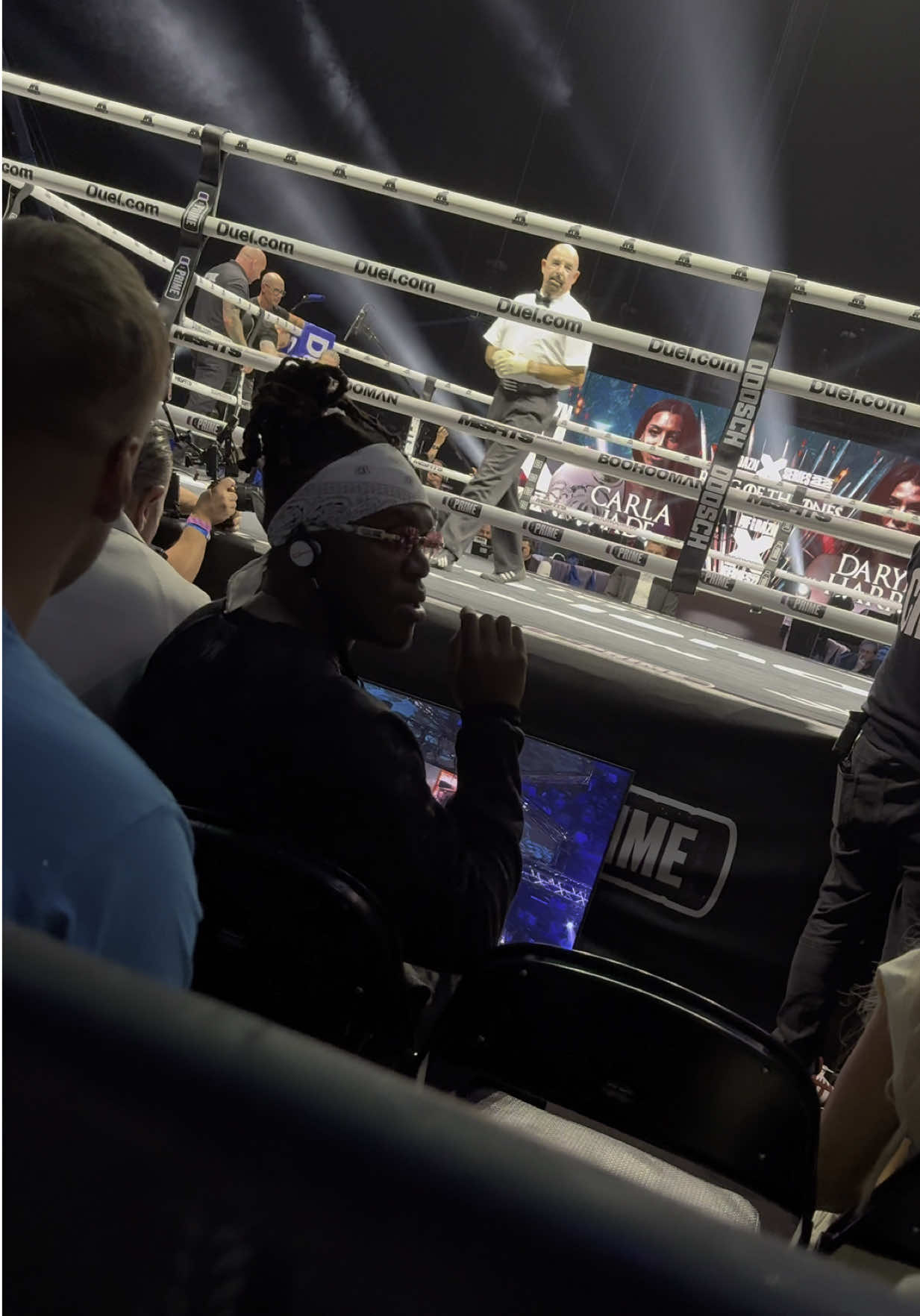 xqc throws a massive toy in the ring during the Daryn Harris x Carla Jade matchup and gets escorted out. @KSI reacts #xqc #ksi #manchester #darynharris #carlajade