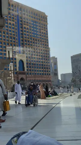 Makkha Al Haram Sharif me haji wheelchair pe 🤲🥹🤍. #islamic_video #dua #foryou #trending #viralvideo 