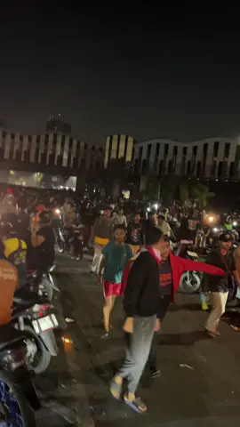 terpantau hari ini makin chaos lampu padam, infonya ada penembakan masal#demo #fyp 