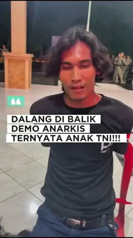 Dalang katanya anak TNI? 🤡 Kalau bener, makin jelas semua cuma permainan elit. Rakyat dijadikan tumbal, kalian joget di atas penderitaan bangsa! kalian harus sadar cuman dijadiin maenan doang!!! #demo #tni #beritaterkini #lewatberanda #viraltiktok 