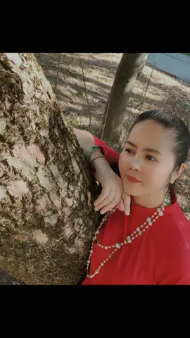 Em giống như Hà Nội vào thu . Sáng nắng chiều mưa tối se lạnh🌱#muàthuhanoi 