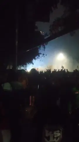 tidak akan berakhir sebelum dprnya bubar #demo #dpr #promomakangajian #fyp 