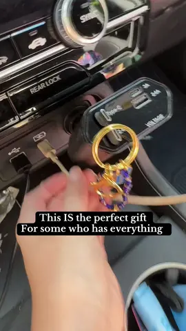 Stocking stuffers are sometimes a last minute thing, grab this while it’s on sale for a perfect addition. #giftswap #stockingstuffer #giftsforhim #giftsforher #caraccessories 