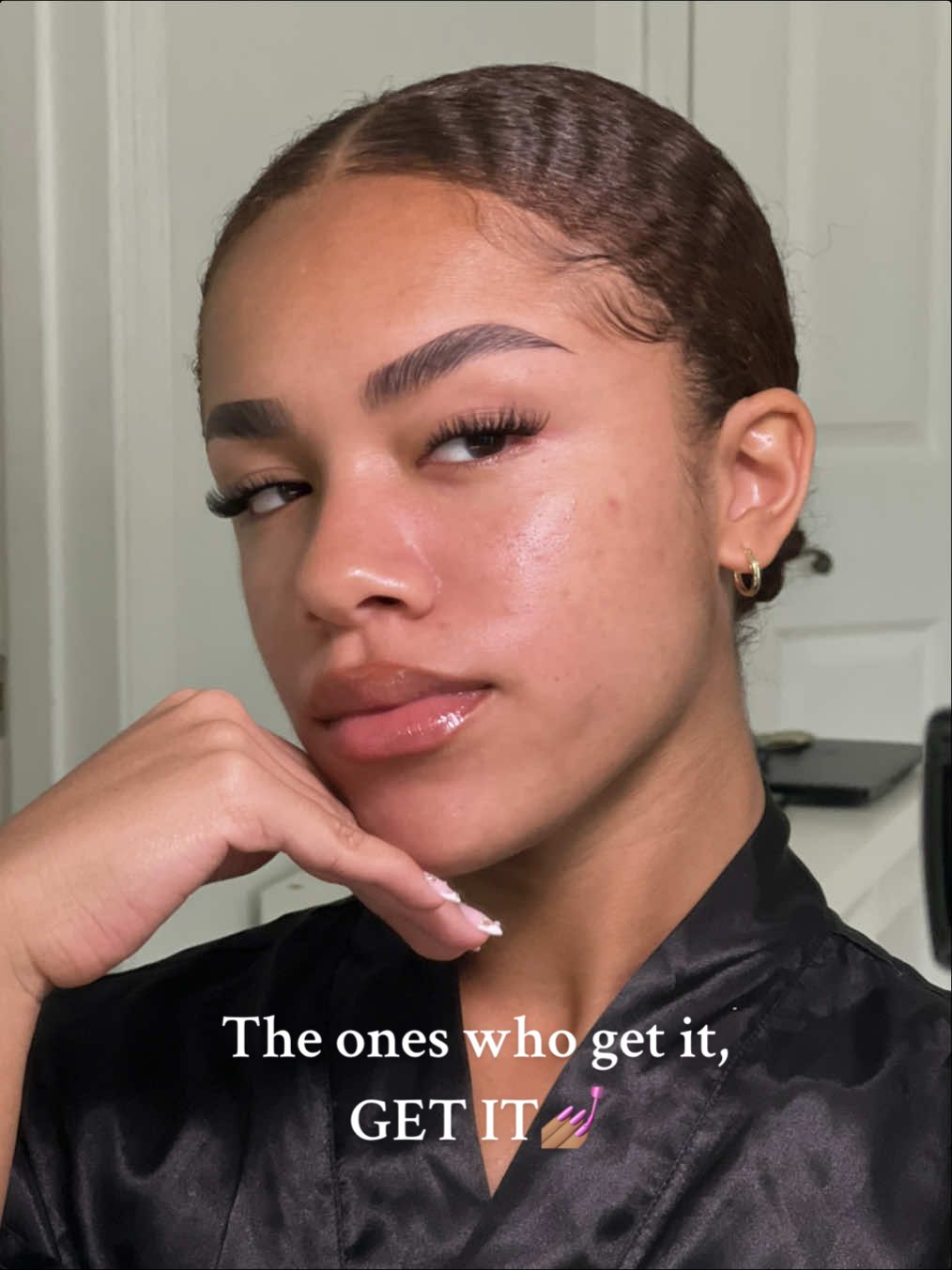The baddies who get it, get it✨🙂‍↕️ #slickback #clearskin #cleangirlaesthetic #lashextensions #lashclusters @ArdellBeauty 