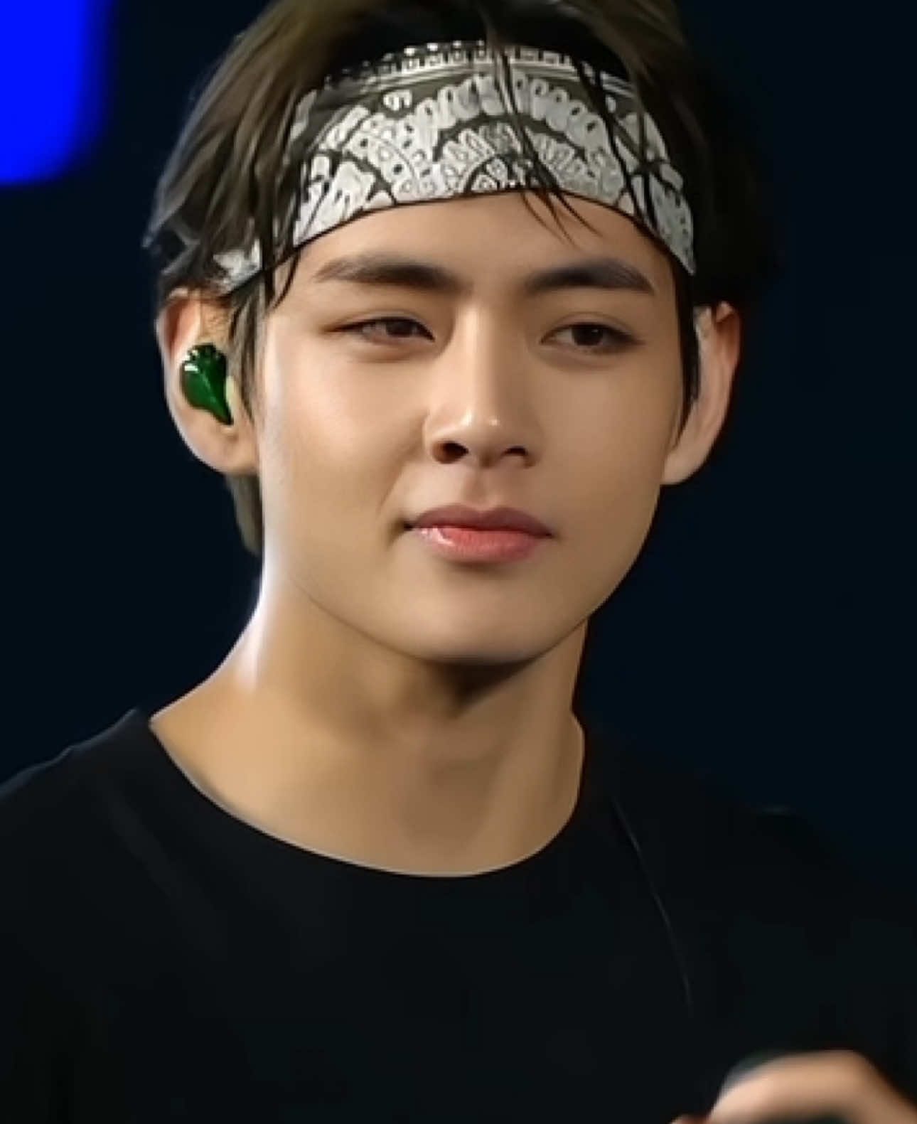 V🐻 #v 
