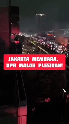 Jakarta Membara, DPR Malah Terbang ke Sydney!#demo30agustus2025#demodpr #demomahasiswa #demostm #demohariini #demopelajar #demoojol #demoburuh #ahmadsahroni #bubarkandpr
