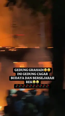 #gedunggrahadisurabaya #🥀🥀 #indonesia🇮🇩 #demo #cepatlahmembaik 