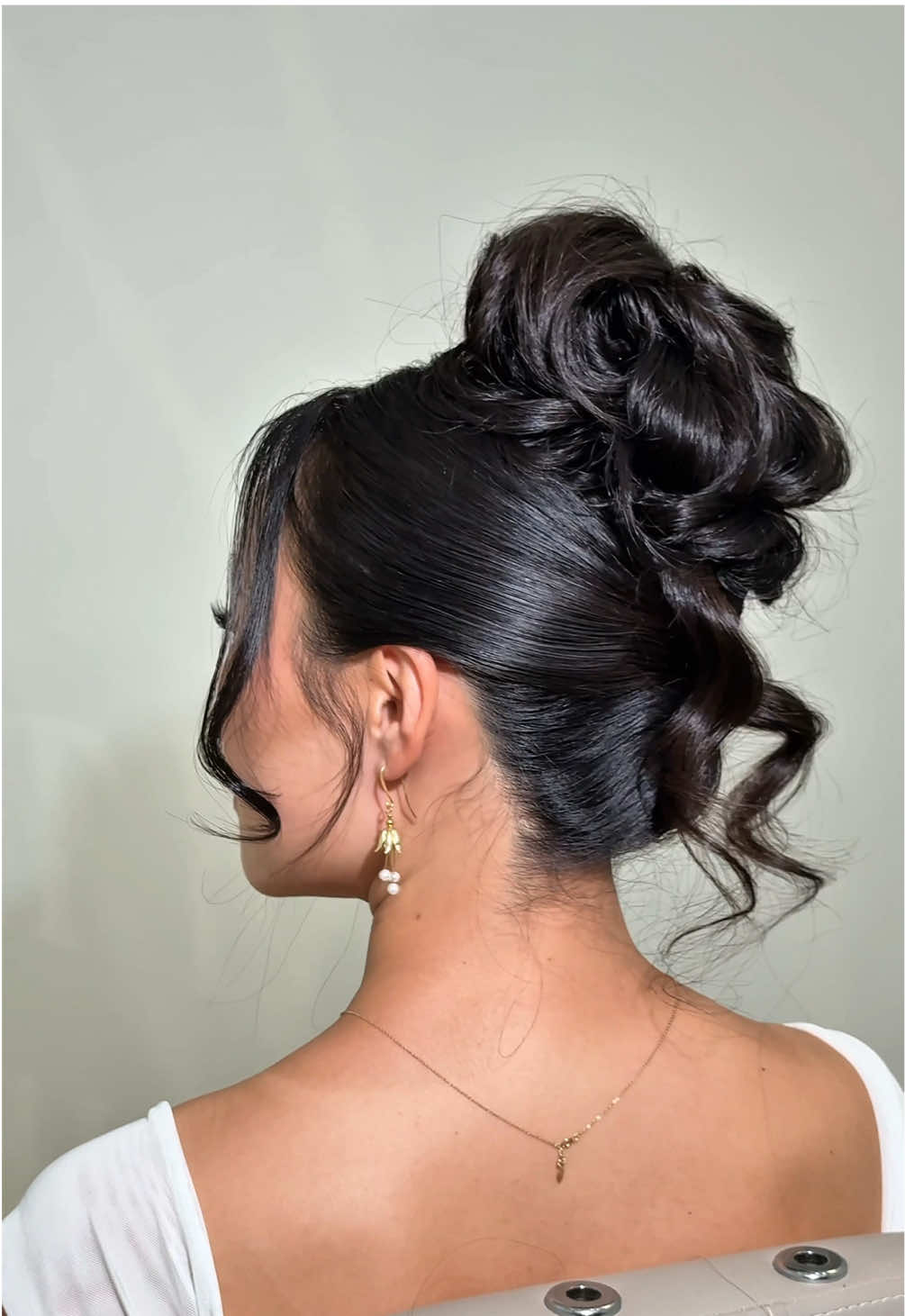Want a fun second look? A French twist is such a vibe, classic but with a cool, modern edge. Add a few soft waves in the front and you’re ready for the after-party pics 🤌 ✨ Now booking luxury hair + makeup for weddings in Santa Barbara, Los Angeles, NYC & Destinations. #santabarbarahairstylist #lahairstylist #nychairstylist #fyp #nvglamteam 
