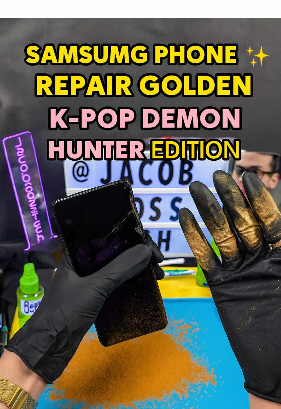 When this Samsung phone threw out golden powder instead of dust, I was shook 🤯✨ Felt like HUNTR/X—you know, Rumi, Mira, & Zoey-just activated their Golden Honmoon transformation… but inside the charging port. Samsung's Korea roots + K-Pop Demon Hunter vibes = perfection. This definitely isn't your average phone repair-it's a cinematic crossover. #KpopDemonHunters #HUNTRX #Golden #PhoneRepair #techtok 
