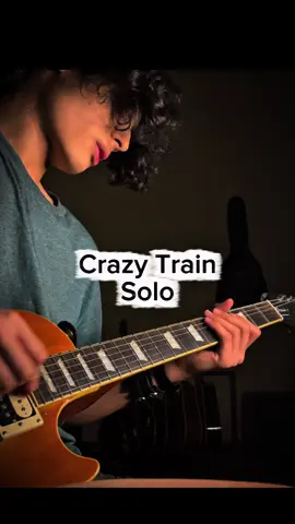 CRAZY TRAIN SOLO - OZZY OSBORNE 🖤🖤🦇🦇🚂🚂🤟#crazytrain #guitarsolo#randyrhoades #metal #ozzy 