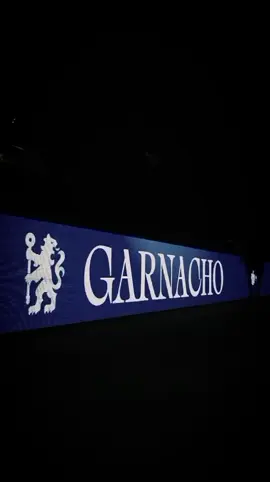 now you sit on the other one🥹 #garnacho #manchesterunited #leave #fyp #viral 