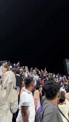 Detik2 cari bunga api tok jupo😂maap kitonya  sumo excited