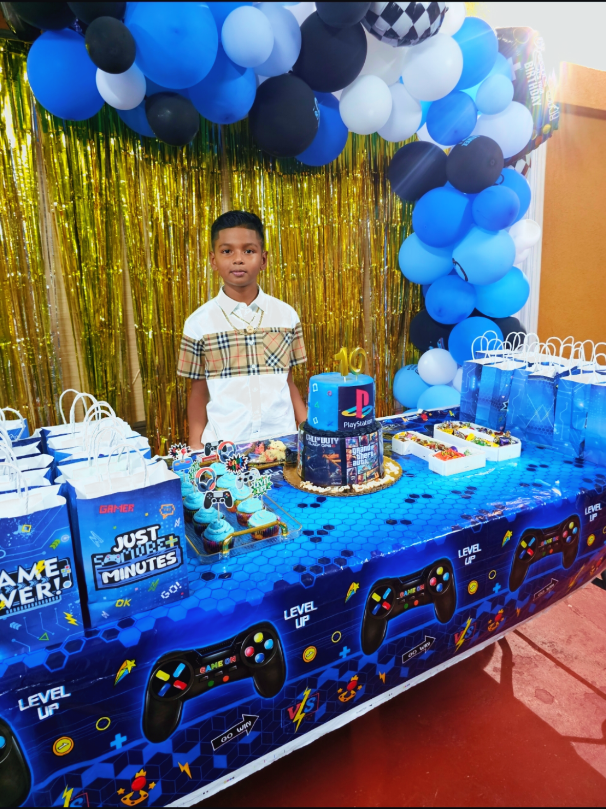 #junebaby @Jay😈 #happy10th ❣️🥳 cake by @Malinda Creative Cake 