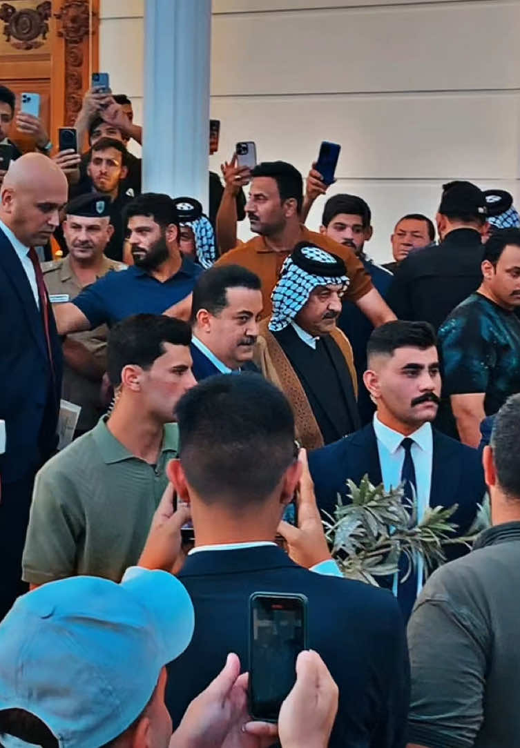 تم افتتاح مضيف عمامي البو محمد الشيخ سعد عبد الواحد مجيد الخليفة وتم حضور جميع شيوخ عشائر الكرخ وال رصافة وتم حضور دولت الرئيس محمد شياع السوداني #CapCut #البومحمد_اخوة_باشا #محمد_شياع_السوداني #اكسبلور #الشعب_الصيني_ماله_حل😂😂 