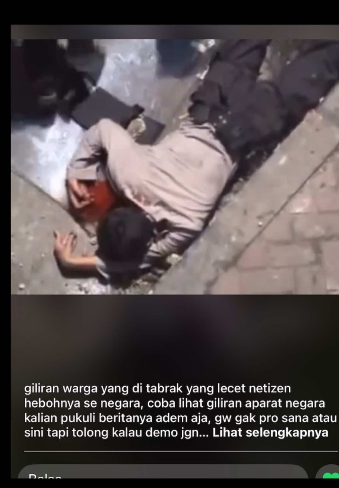Plisss gais fokus ke tujuan kalian jangan ada korban terus menerus🥺 knp jdi saling melukai gini sih yallah sedih bngt🥺 #demo #prayforindonesia 