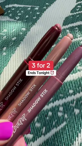 Swipe, blend, done—your glam just leveled up 💫 #tiktokshopcreatorpicks #ttsbeautybesties #tiktokshoplabordaysale #colourpopcosmetics #eyeshadowsticks  *Final Price / Shipping / Coupons / Discounts may differ based on your TikTok account, available coupons, and current promotions. Always refer to product listing for up-to-date offers. 