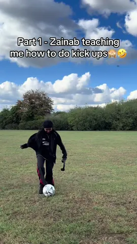 Watch till the end to watch Z do a thousand kick ups😭everyone follow her up she got the TEKKERS, ALLAHUMABARIK, fun fact me and Zainab used to play football with the boys in school bc none of the girls wanted to play so the teachers just sent us off to the boys PE class🤣@Zainab #fyp #hijabifitness #football #kickups #hijabifootballer 