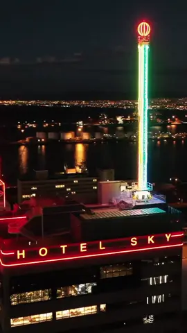 I don’t know why I decided to this but I did it anyway😂😩 @hotelskycapetown  #sama28 #fyp #fyi #hotelskycapetown #fearofheights