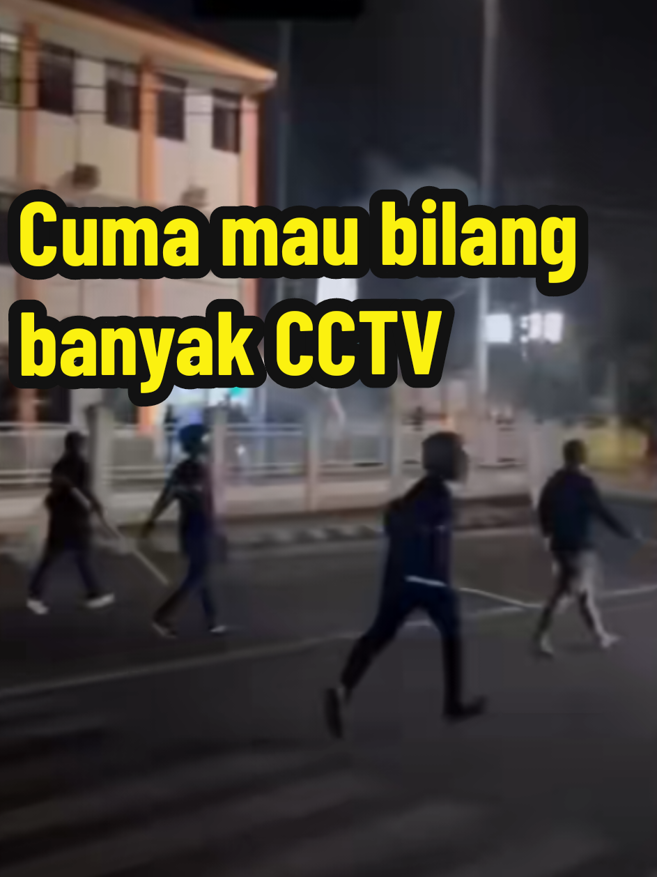 aksi demo kwitang jakarta  aksi demo saat di jakarta  #warga  #rakyatindonesia  #masyarakatindonesia  #ojol  #pejabat 