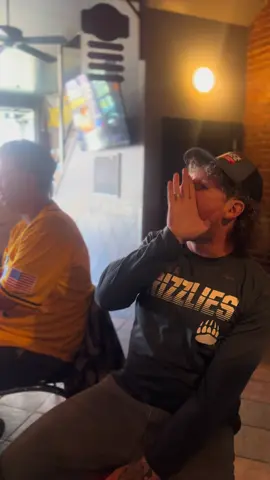 🚨I WONDER IF THESE BAR DUDES IN PITTSBURGH ARE PENN STATE FANS‼️❓❓🦁 #krautmankicking #weare #pennstate #CollegeFootball #pittsburghpa 