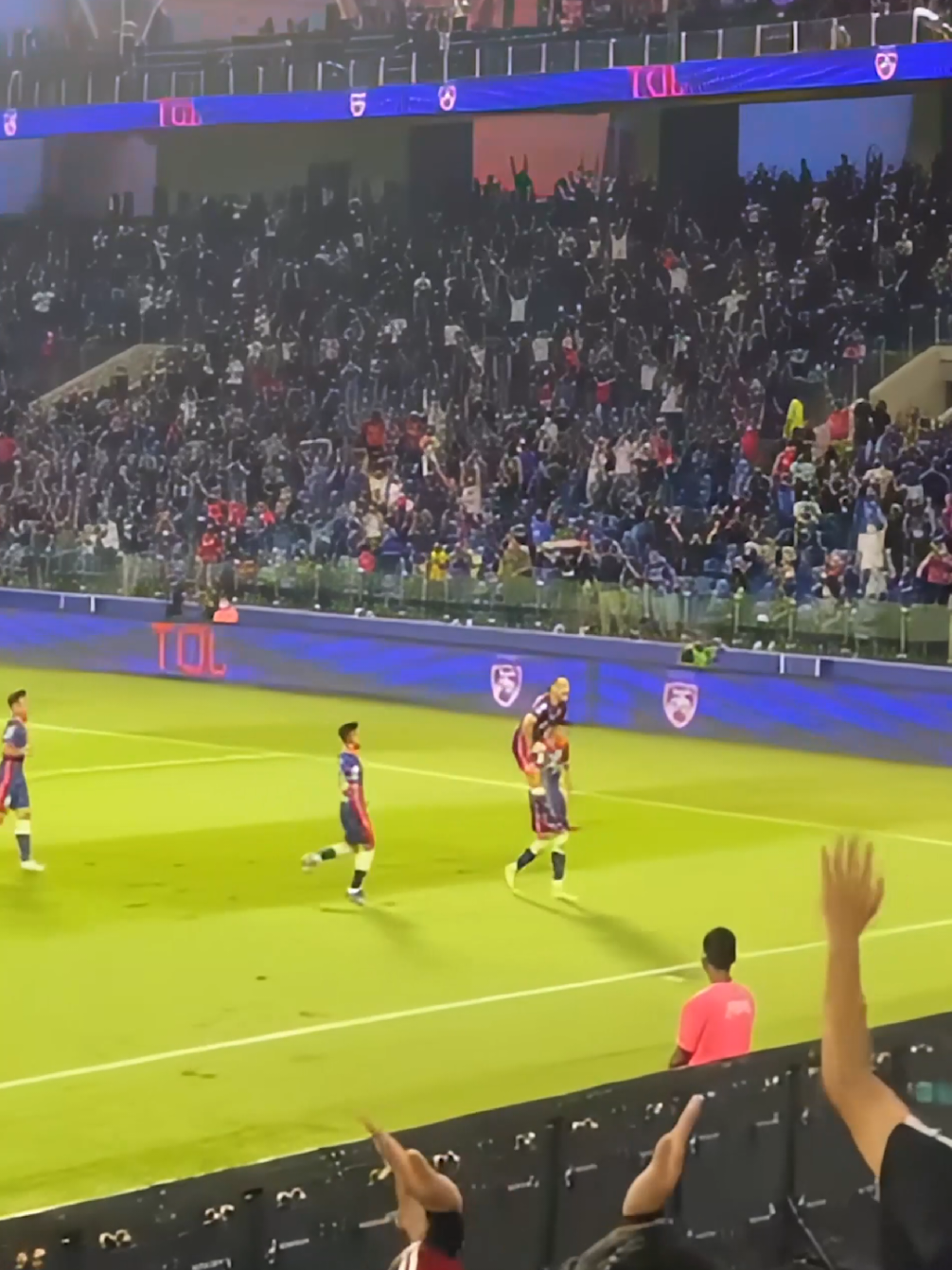 The Most Insane Knee Slide#fyp #football #Soccer 
