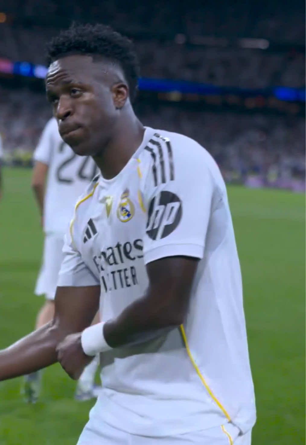 ✨🤍 @Vini Jr. shines at the Bernabeu.  #LALIGAEASPORTS #LALIGAHighlights #VUELVELALIGA #deportesentiktok #RealMadridMallorca 