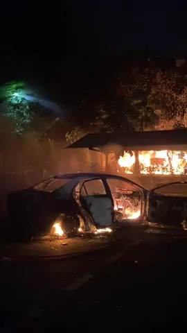 Kediri 30 Agustus 2025 Kediri Mimin sangat menyanyangkan perusakan di Pemkab Kediri,fasilitas di depan sudah di bangun agar kabupaten Kediri memiliki tempat untuk bersantai saat malam hari dengan vibes Malioboro,Pemkab sering ngadain nobar,konser gratis mungkin dengan kejadian seperti ini ga akan ada lagi kegiatan tersebut,semoga Kediri cepat membaik 🥀🥀🥀 