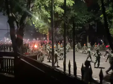 Ini tadi di Kwitang, gelap gulita dan mencekam. #beritajakarta #updatedemodpr #Demo31Agustus2025 #Demodprterkini 