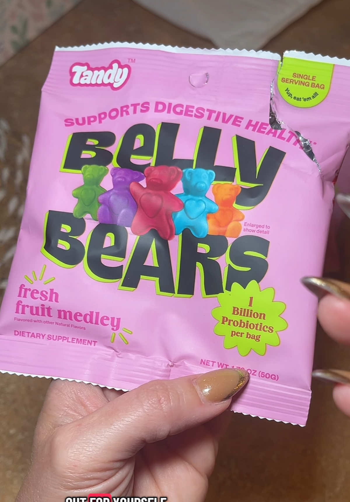 These fiber filled probiotic gummy bears taste like candy!  #probiotics #bellybears #fiber #digestivehealth  