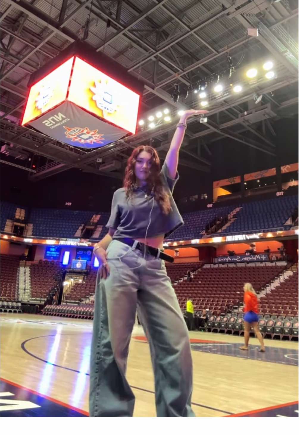 just finished soundcheck for the national anthem ekk ? @WNBA @Connecticut Sun 