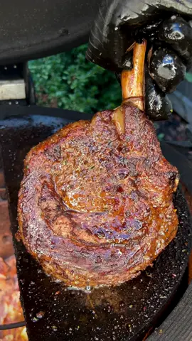 Saturday sizzles 🔥. Part 103.  Rate that crust 🤔? #incrustwetrust #steaksear #meatsweats #saturdaysizzles #bacusbbq @Kamado Joe 