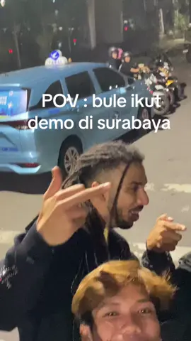 malah di ajari seng elek”😭 #demosurabaya #foryoupage  #fypシ #xzyabc 